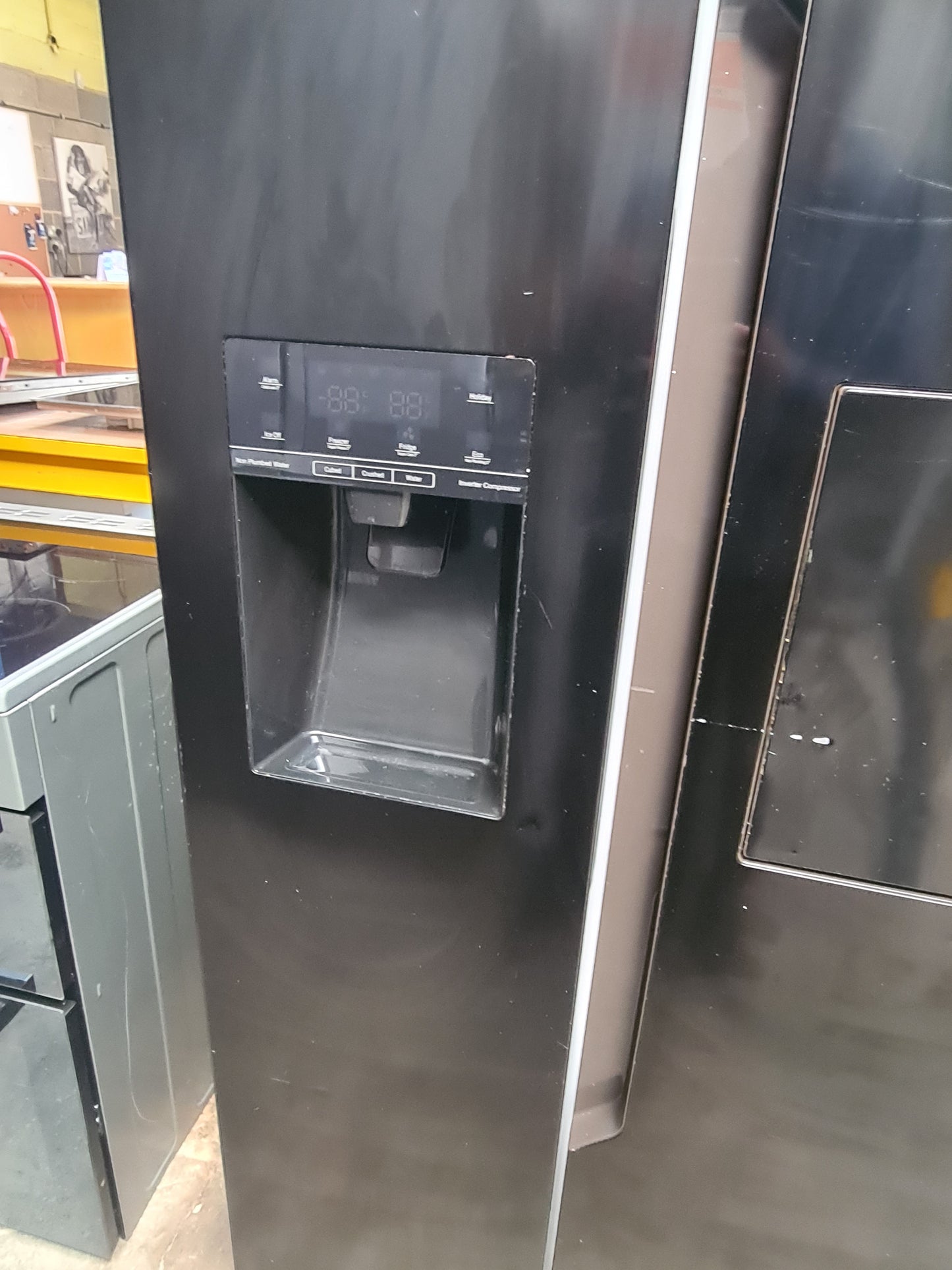 Hisense RS694N4BBF Fridge Freezer RECONDITIONED