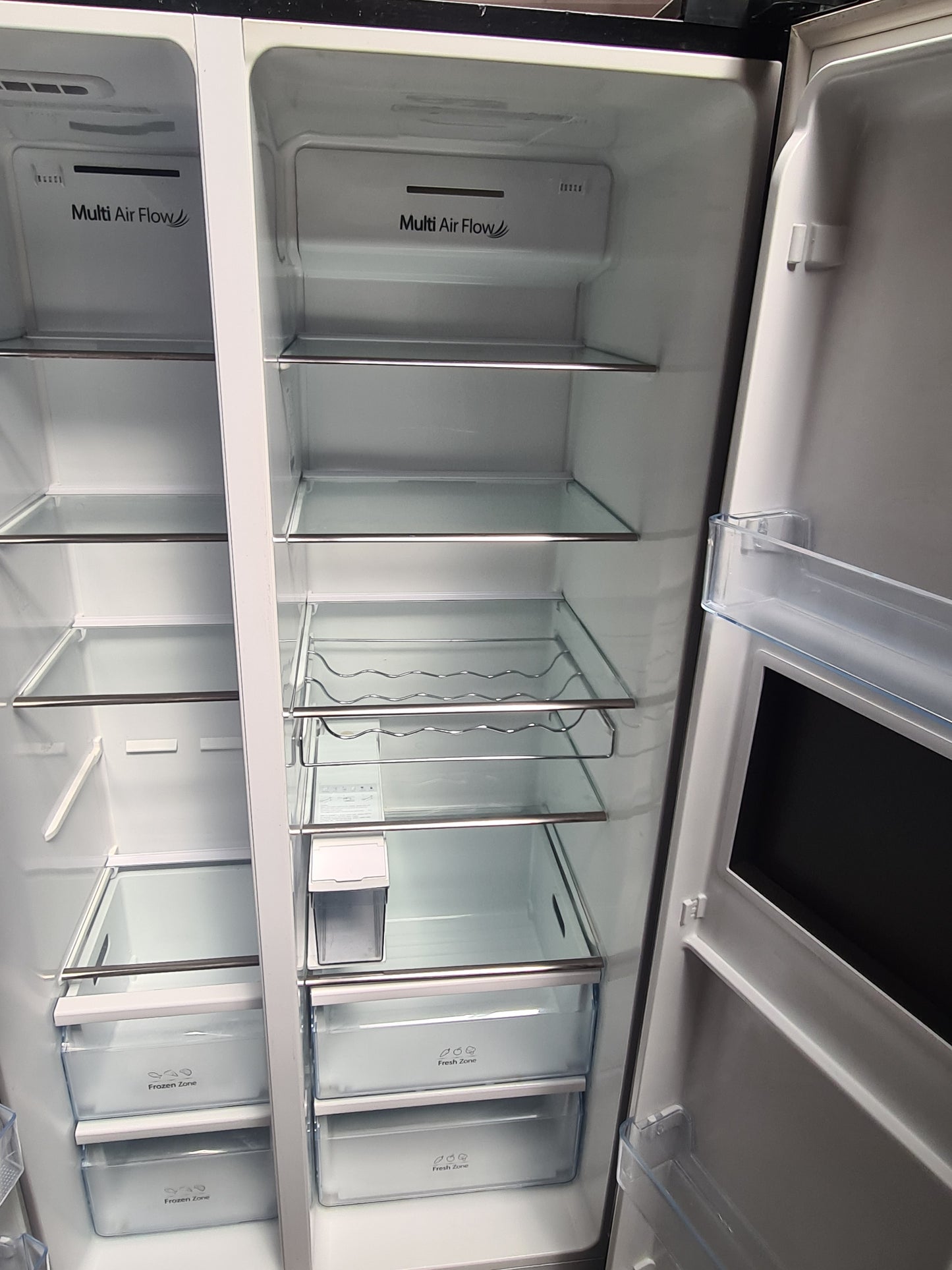 Hisense RS694N4BBF Fridge Freezer RECONDITIONED