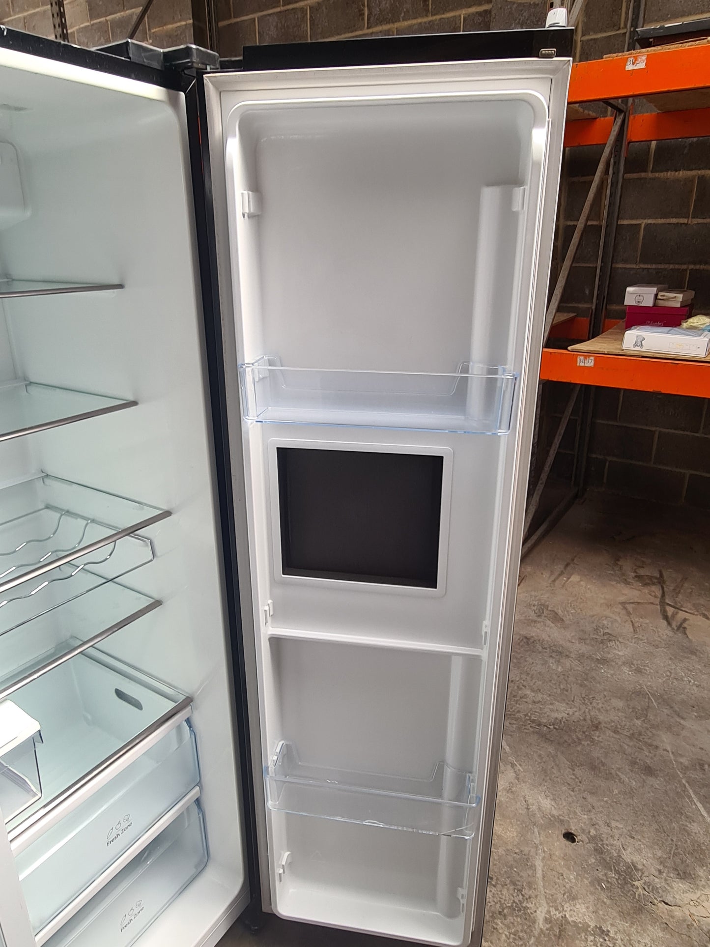 Hisense RS694N4BBF Fridge Freezer RECONDITIONED