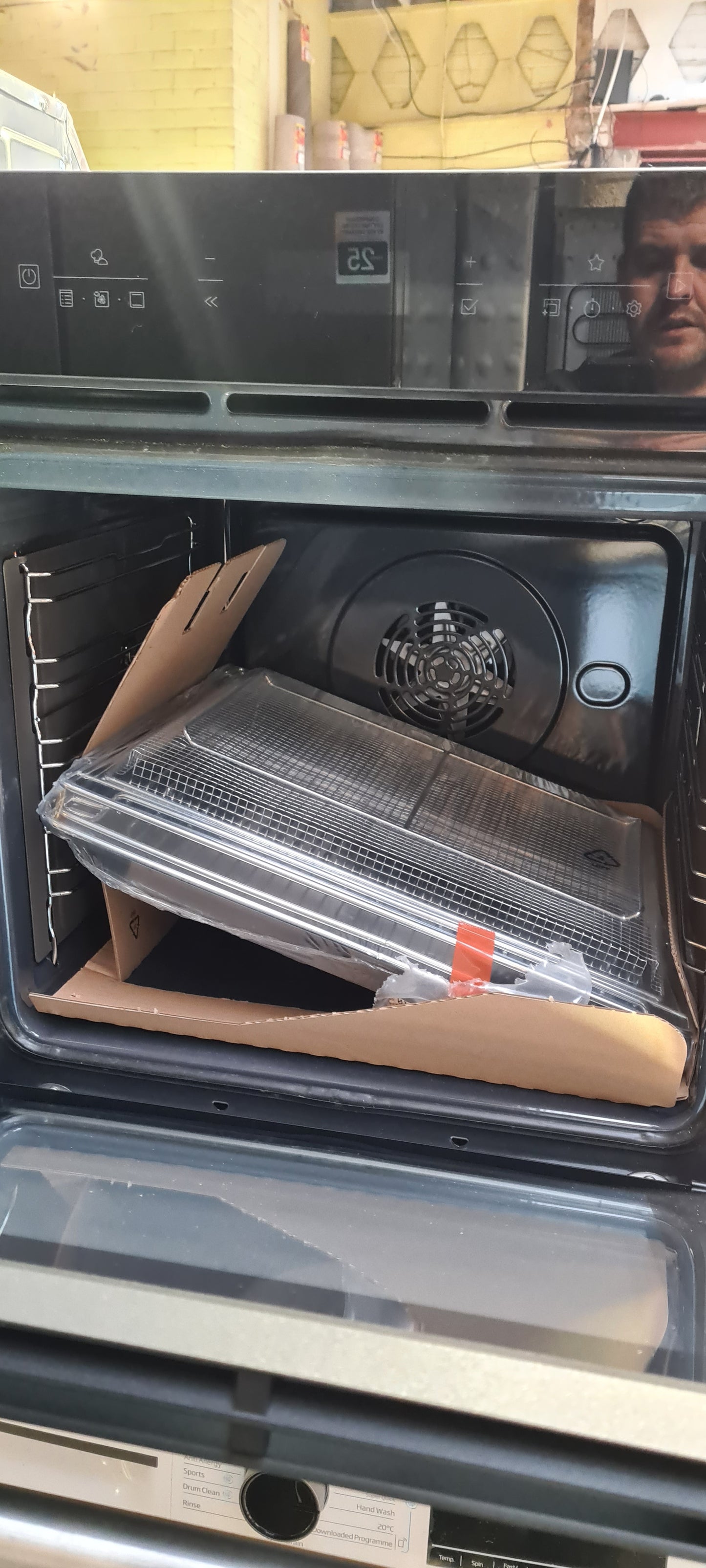 Hotpoint SI4S854CBL Class 4 Black Pyrolytic Air Fry Single Oven