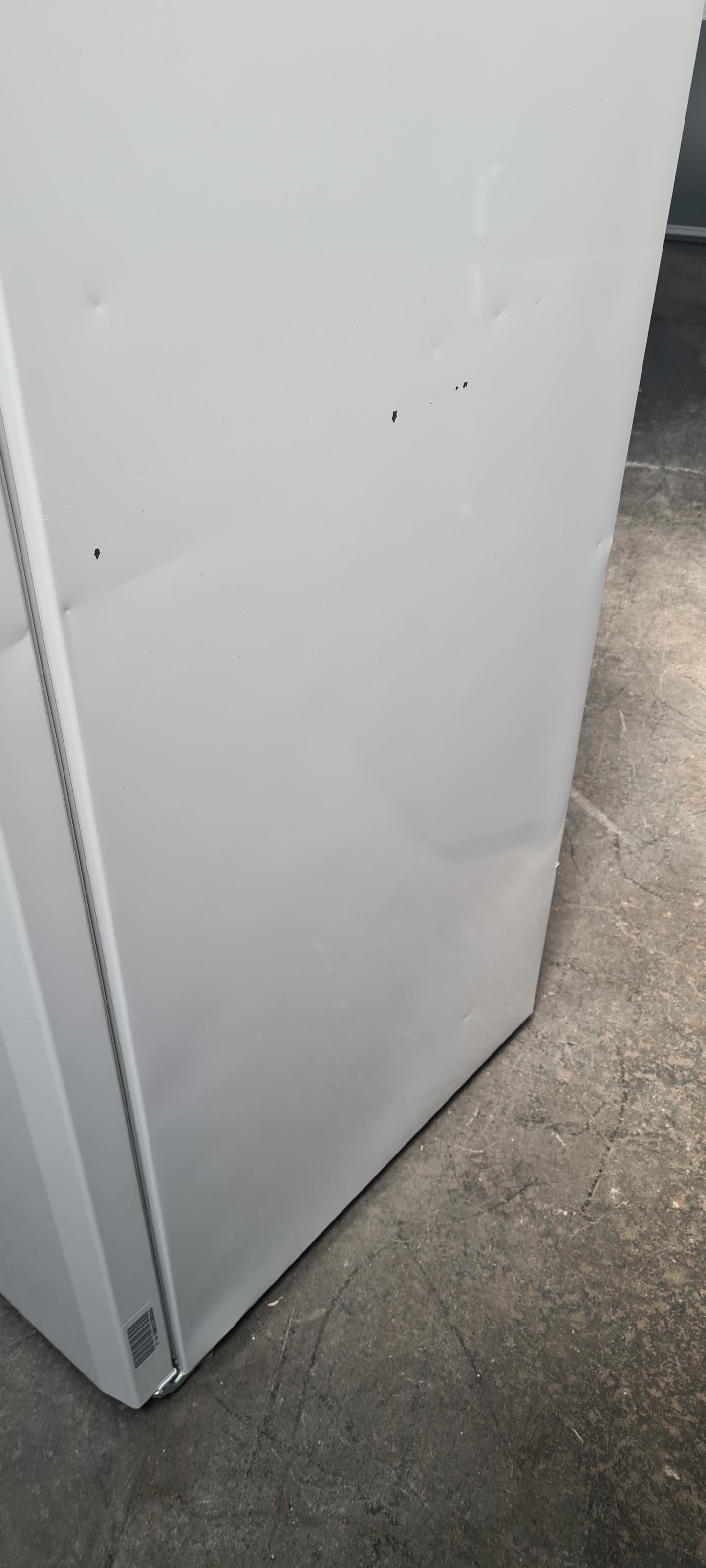 Blomberg FNM4671P 59.5cm Tall Freezer - White