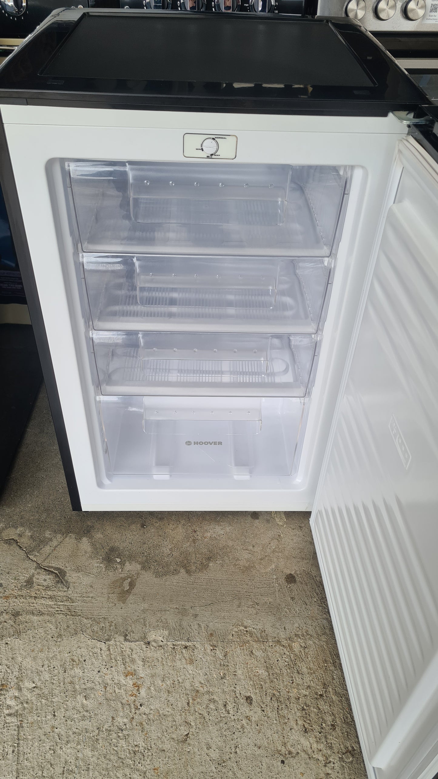 Hoover HVTU542BHK Freestanding Undercounter Freezer - Black (Reconditioned)