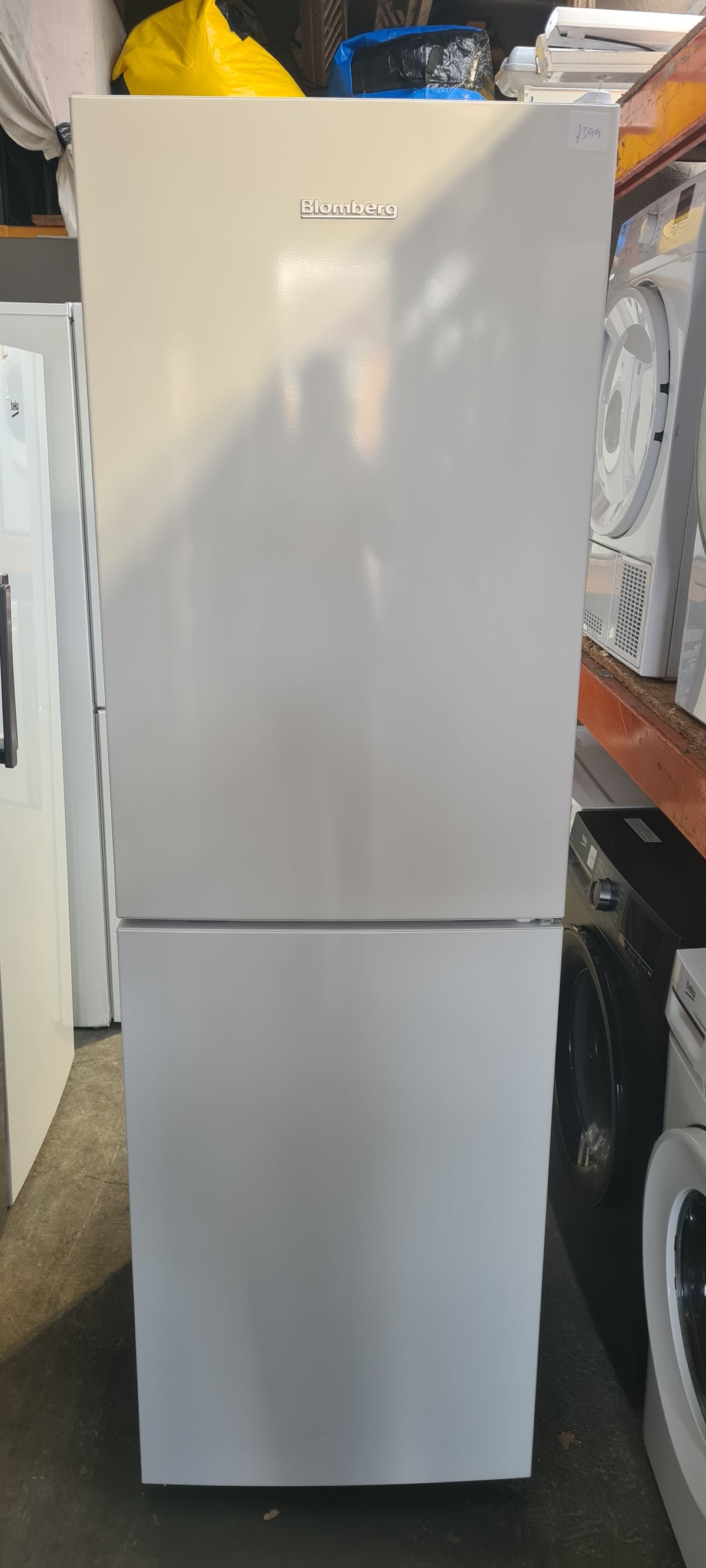 Blomberg VitaminCare+ KND24692V 59.7cm 50/50 Total No Frost Combi Fridge Freezer - White