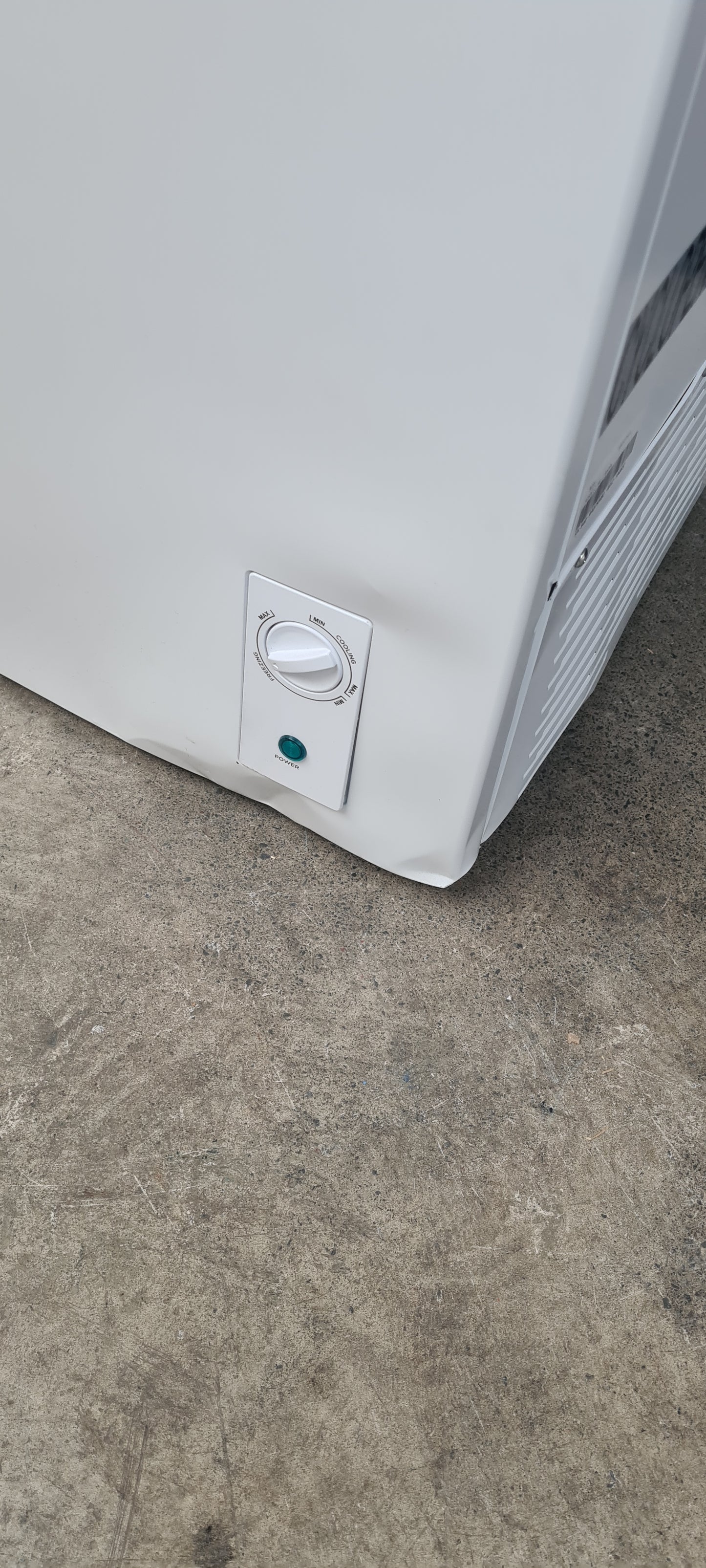 Bush BECFE99LW Chest Freezer - White