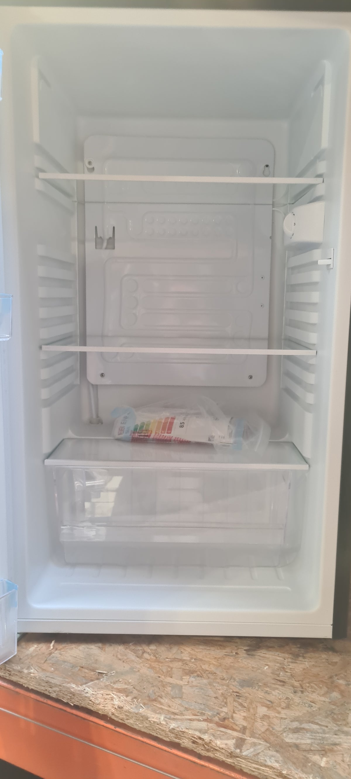SIA LFS01BL/E 48cm Black Freestanding 91L Under Counter Larder Fridge