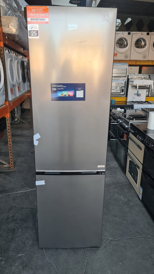 Beko HarvestFresh™ CNG7603VG 204cm 60/40 Fridge Freezer - Graphite - B Rated