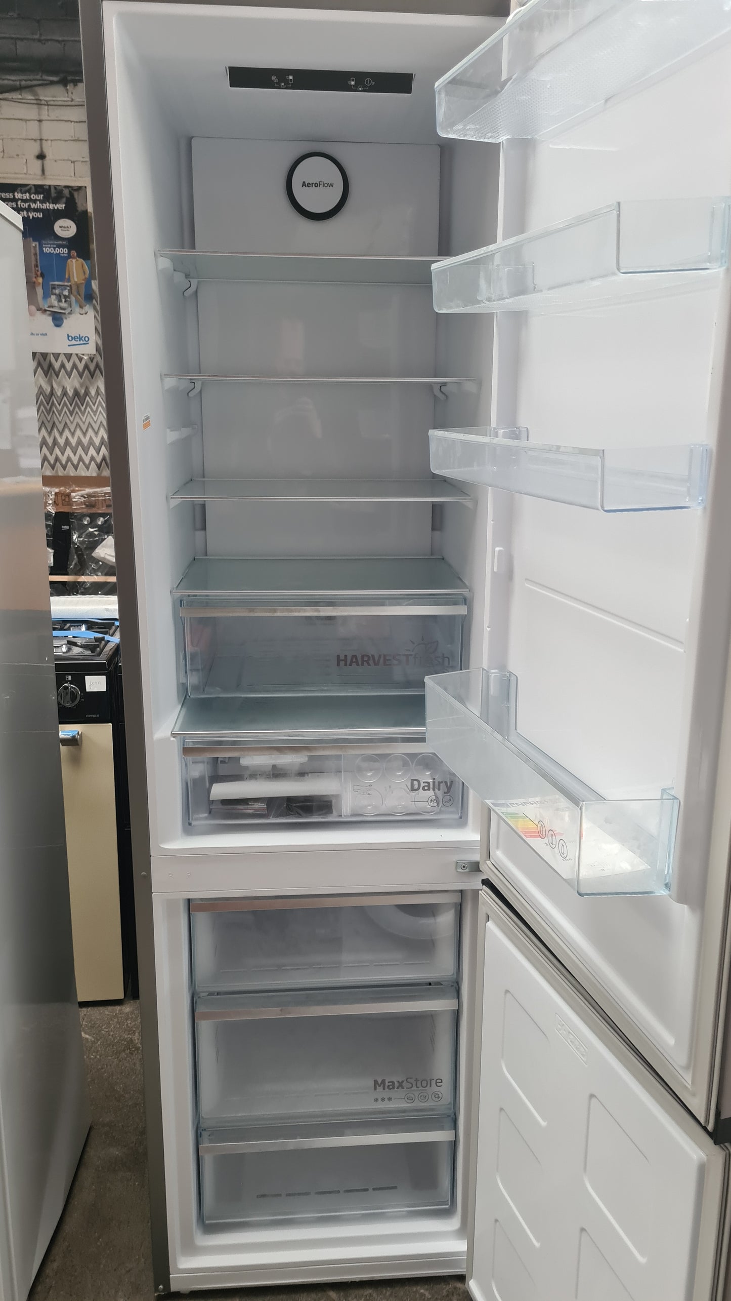 Beko HarvestFresh™ CNG8603VPX 204cm 60/40 Fridge Freezer - Stainless Steel  EX display