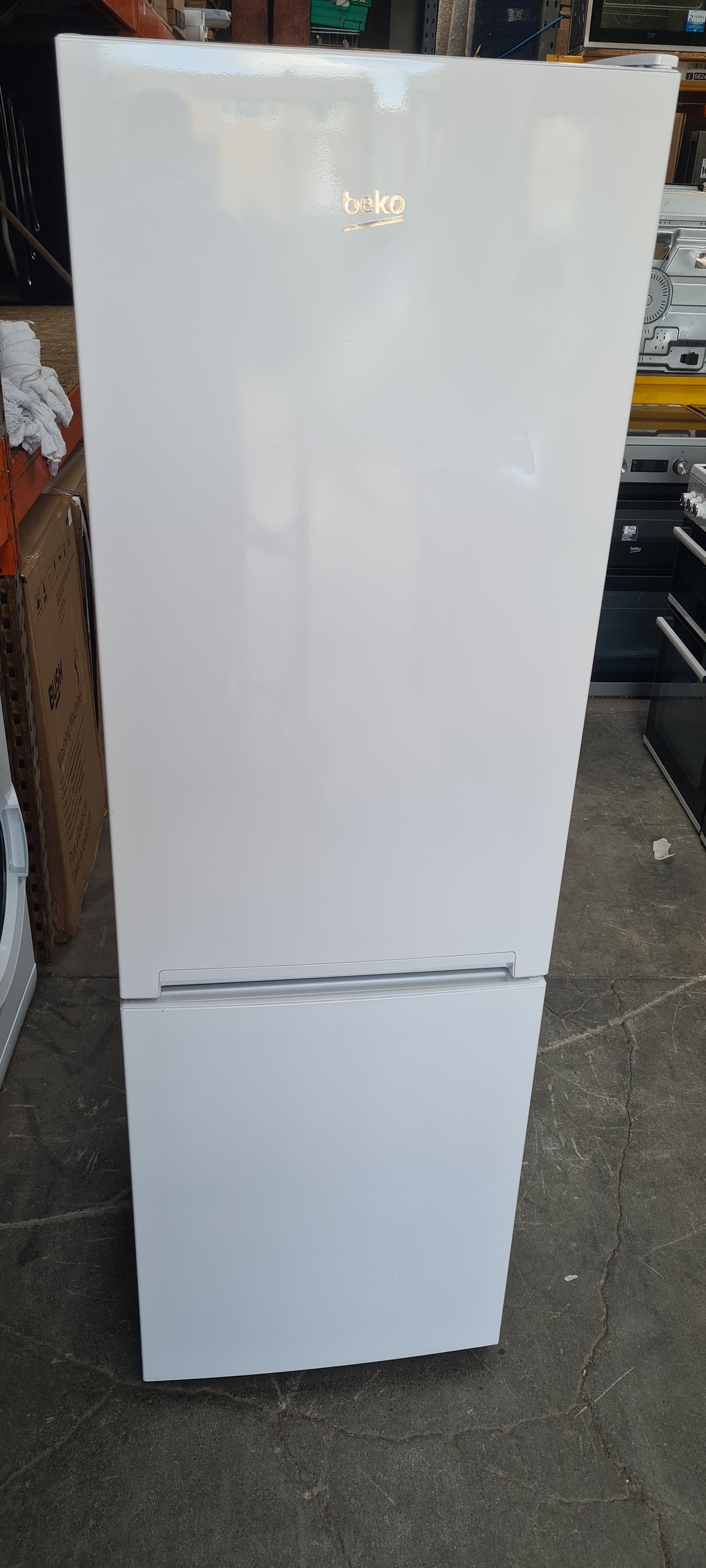 BEKO CSG4571W 60/40 Fridge Freezer - White