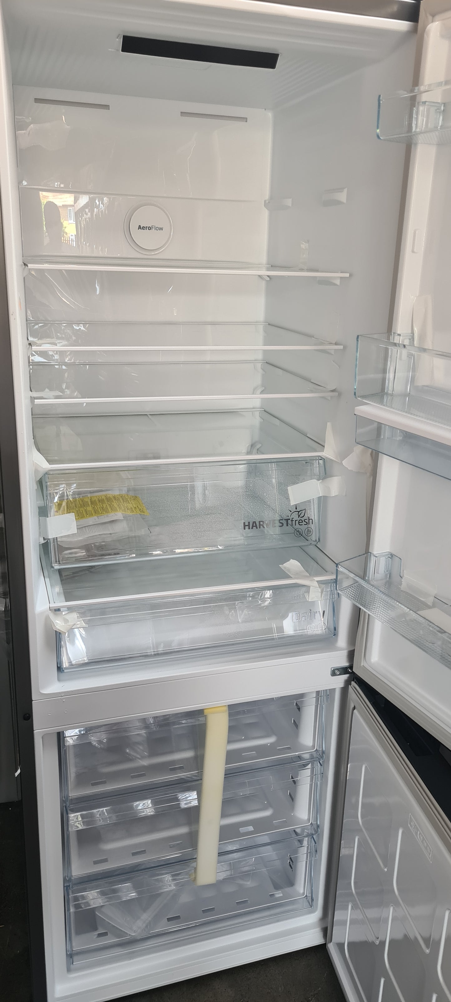 Beko AeroFlow™ HarvestFresh™ CNG4793DVG 192cm 70/30 Frost Free Fridge Freezer - Graphite - E Rated