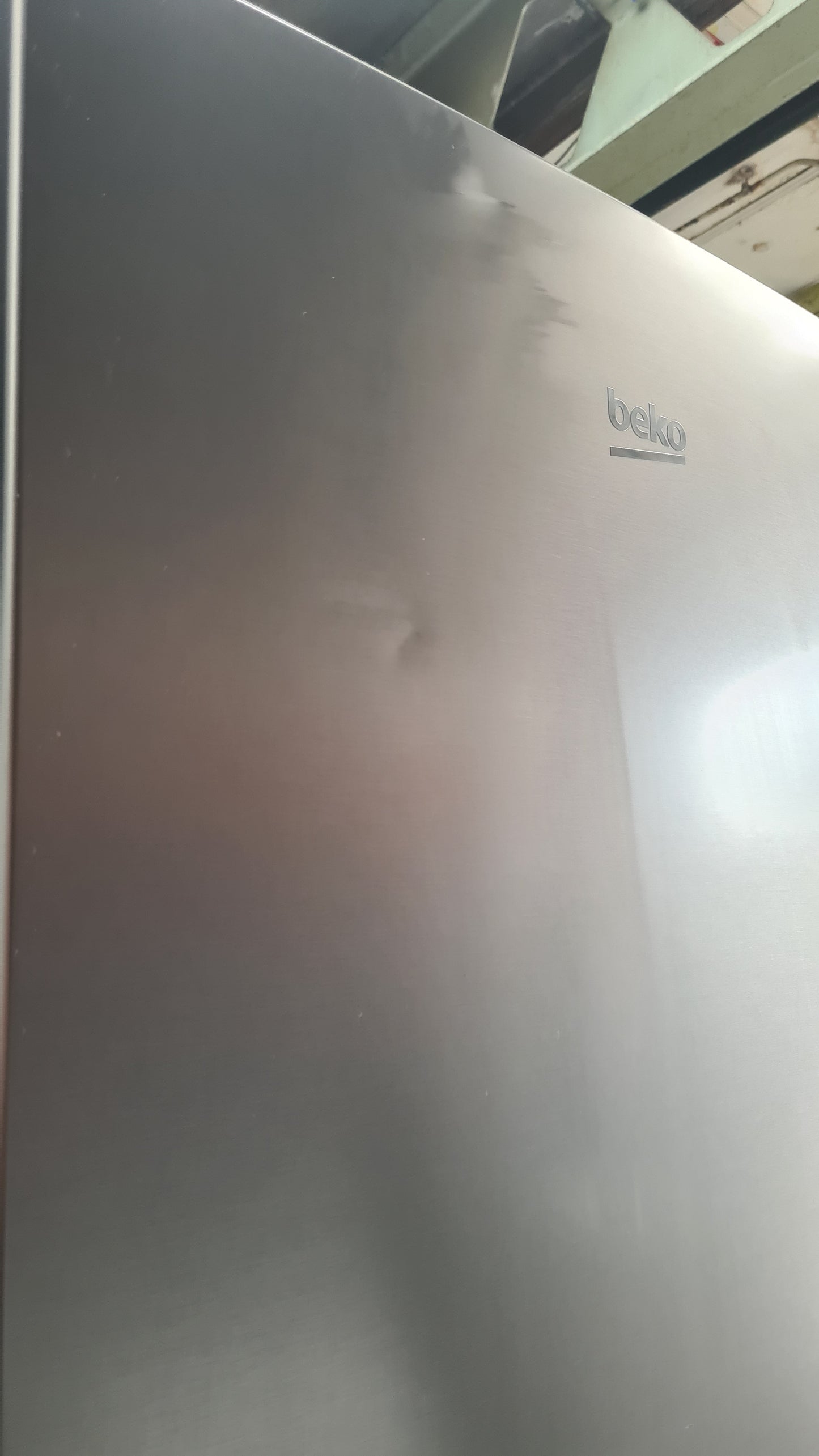 Beko HarvestFresh™ CNG8603VPX 204cm 60/40 Fridge Freezer - Stainless Steel  EX display