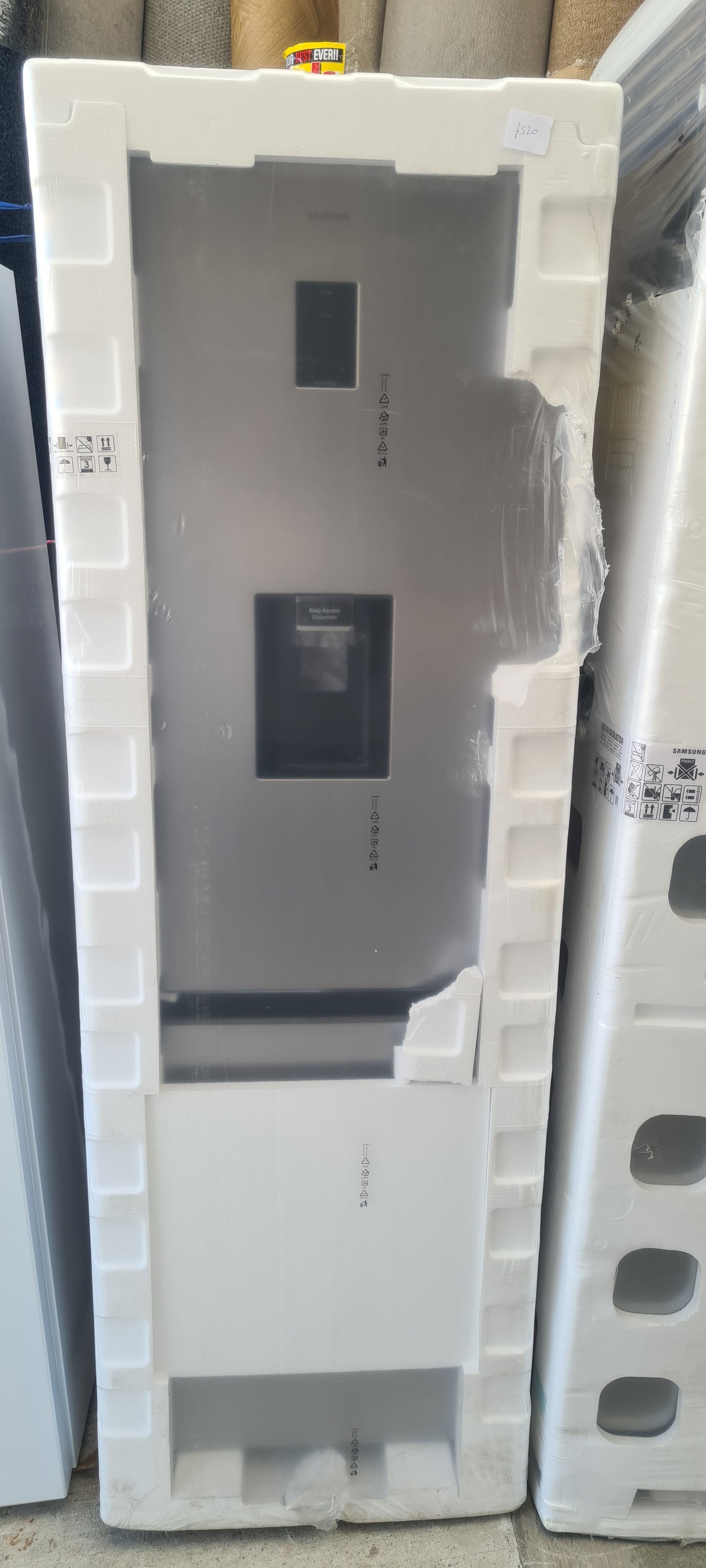 Samsung Series 6 RB34C652ESA Wifi Connected 185cm 60/40 Total No Frost Fridge Freezer - Silver