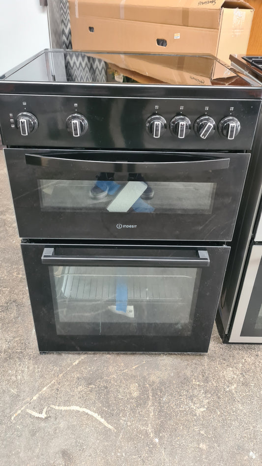 INDESIT IDE6VMB 60 cm Electric Ceramic Cooker - Black