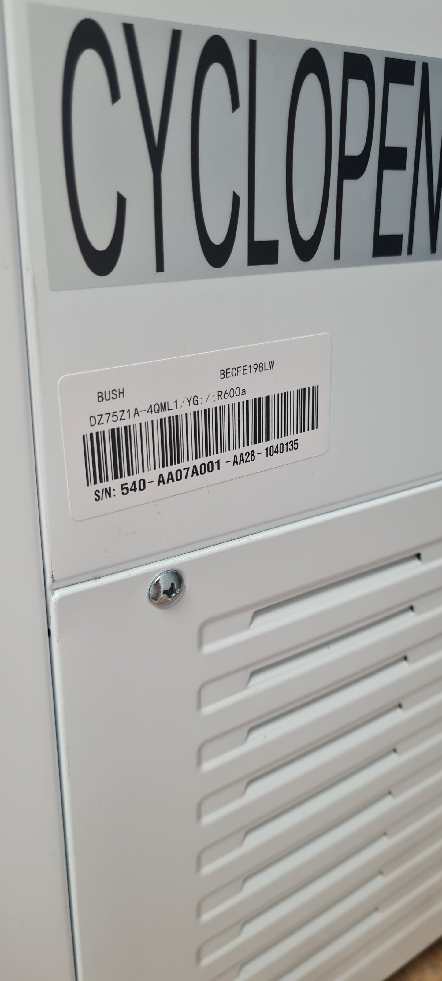Bush BECFE198LW chest freezer