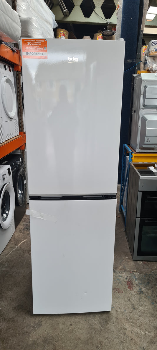 Beko HarvestFresh™ CNG4692VW 192cm 50/50 Frost Free Fridge Freezer - White