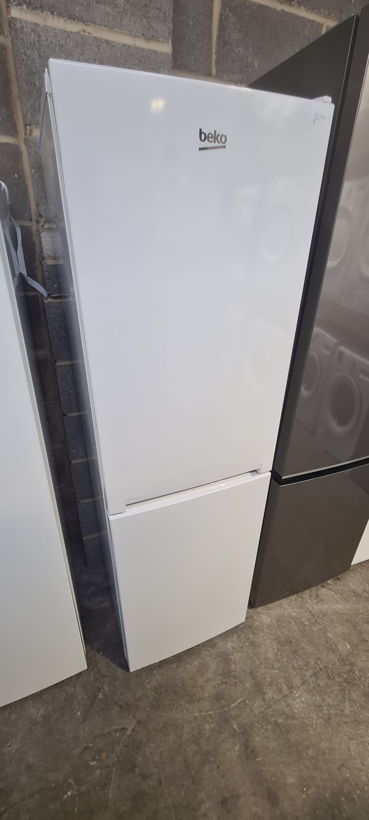 BEKO CFG4582W 50/50 Fridge Freezer - White