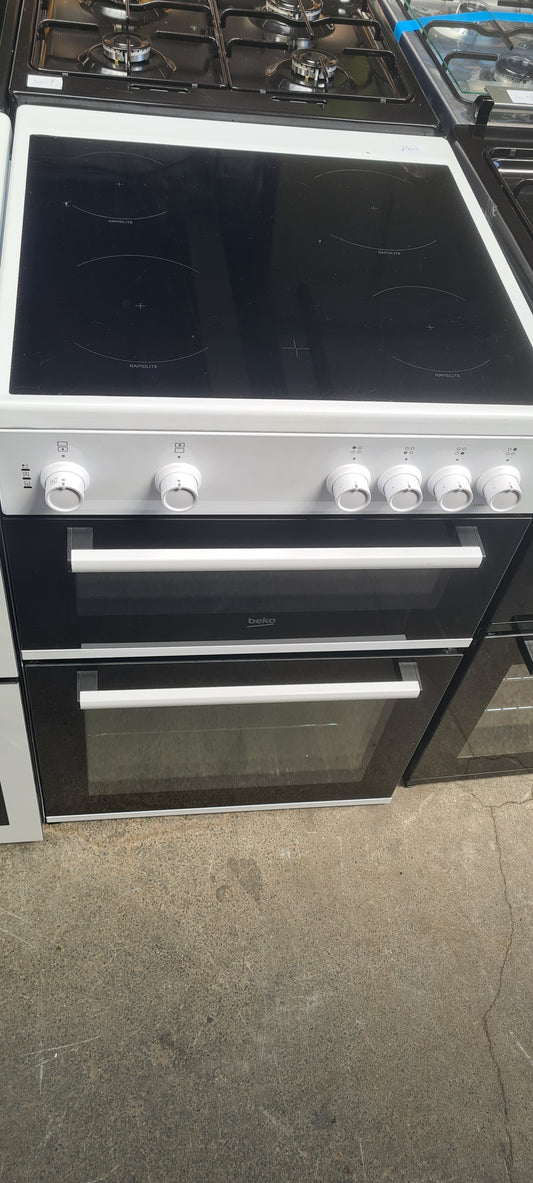 BEKO Pro AeroPerfect FDC6701W 60 cm Electric Ceramic Cooker - White