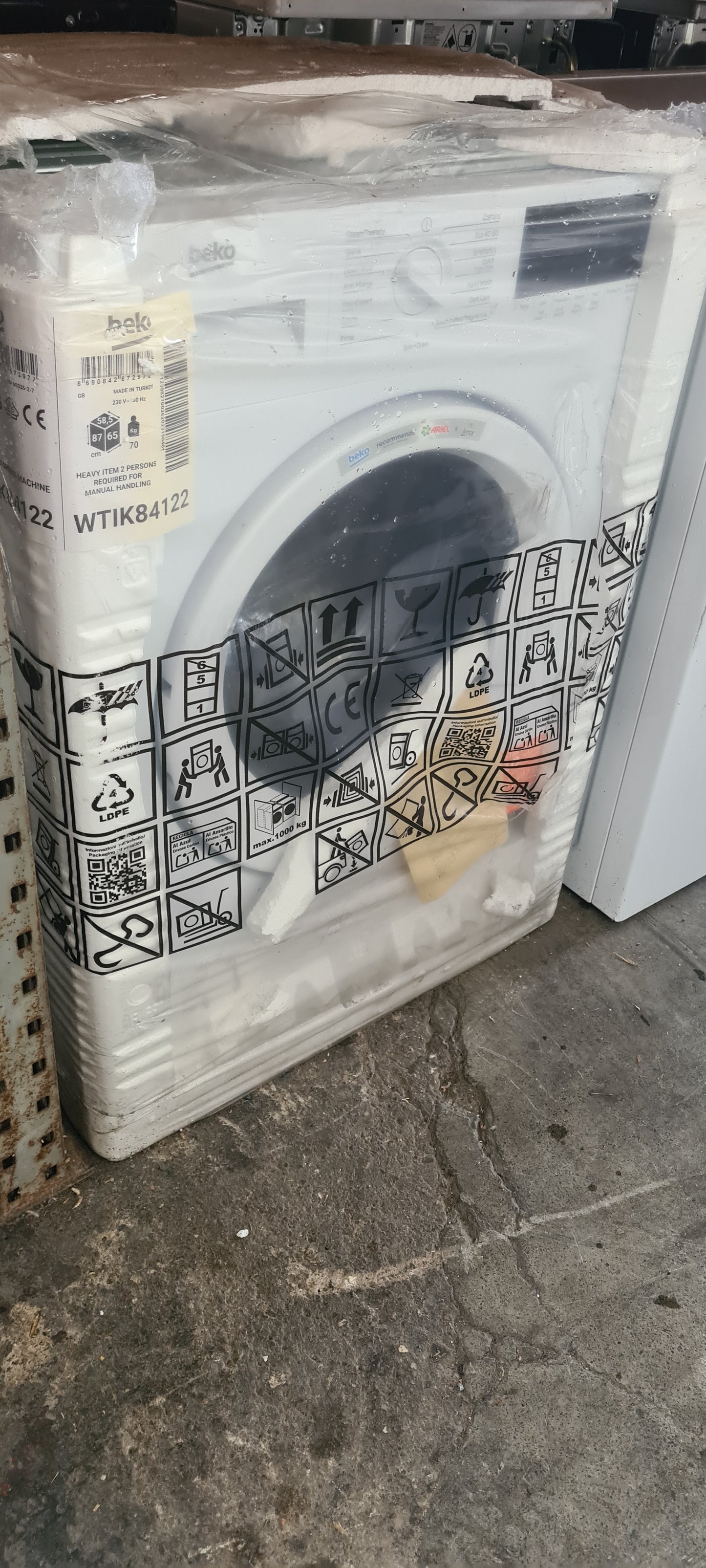 BEKO Pro WTIK84122 Integrated WiFi-enabled 8 kg 1400 Spin Washing Machine