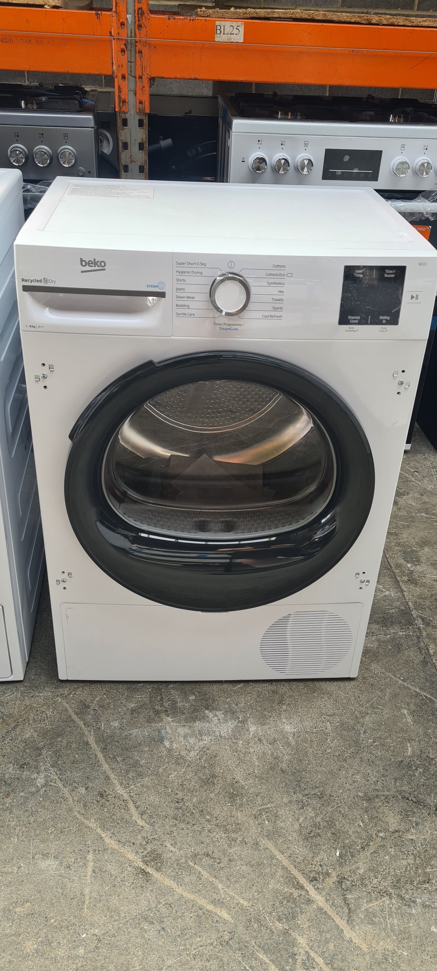 BEKO Pro NTIKP81131W Integrated 8 kg Heat Pump Tumble Dryer - White