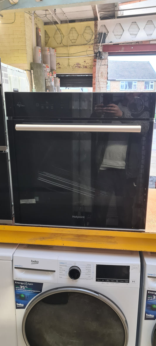 Hotpoint SI4S854CBL Class 4 Black Pyrolytic Air Fry Single Oven