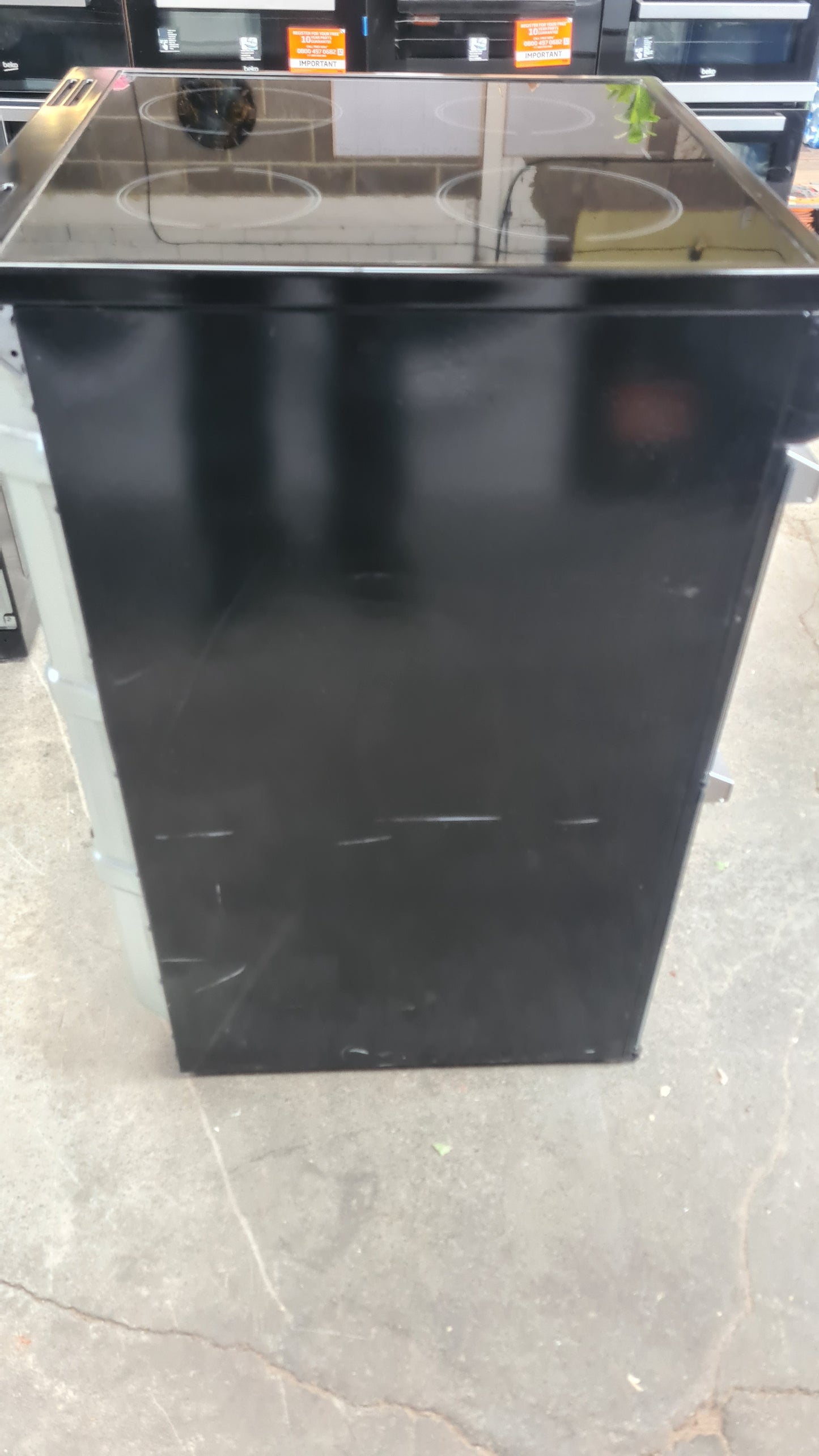 HOTPOINT HDT67V8D2CB/UK 60cm Electric Ceramic Cooker - Black