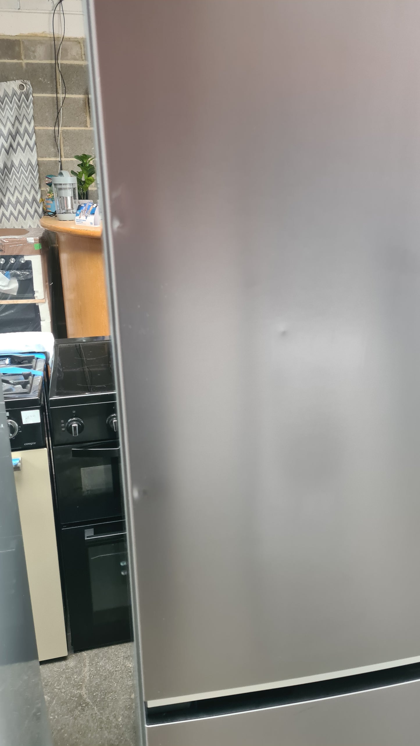 Beko HarvestFresh™ CNG8603VPX 204cm 60/40 Fridge Freezer - Stainless Steel  EX display