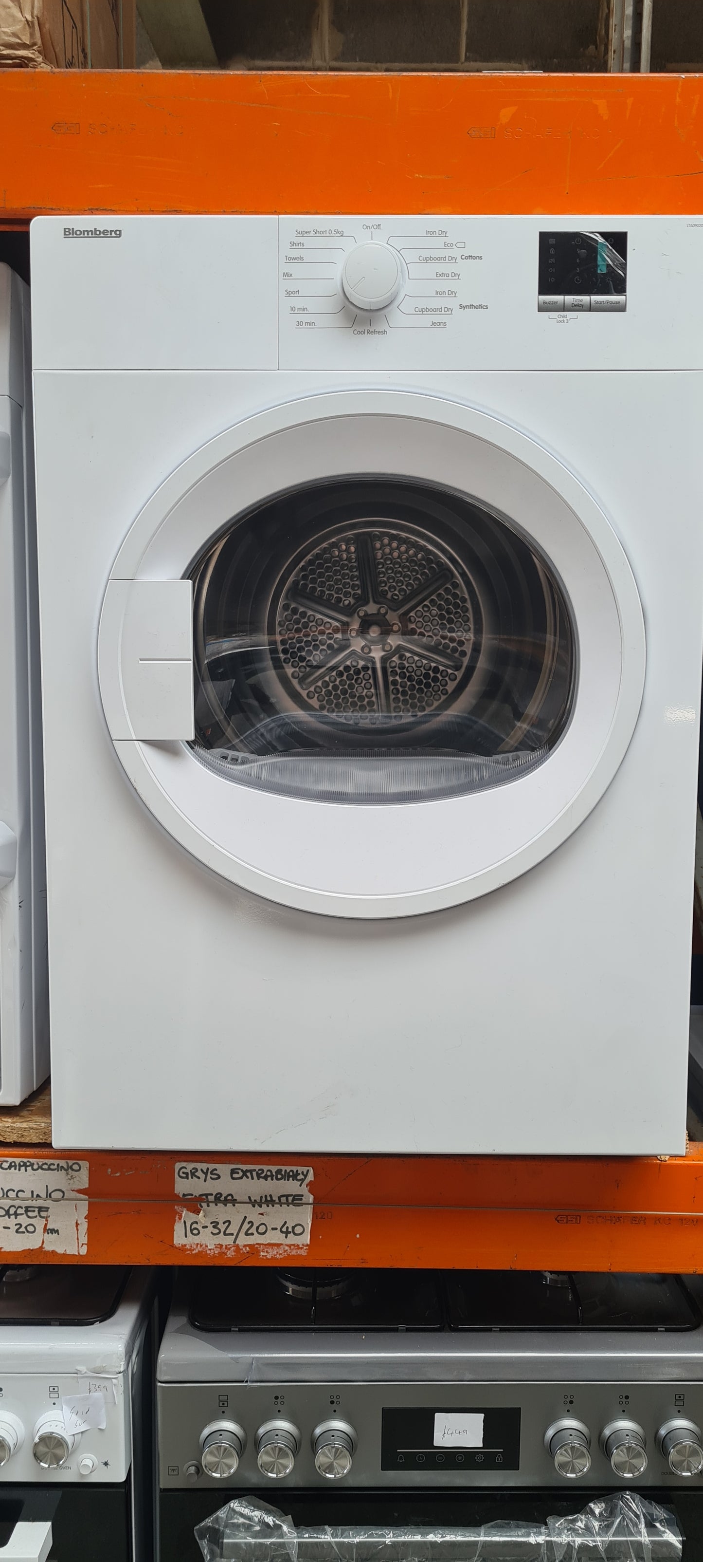 Blomberg LTA09020W 9kg Vented Tumble Dryer - White