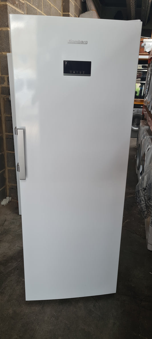 Blomberg FND479P 70cm Frost Free Tall Freezer - White